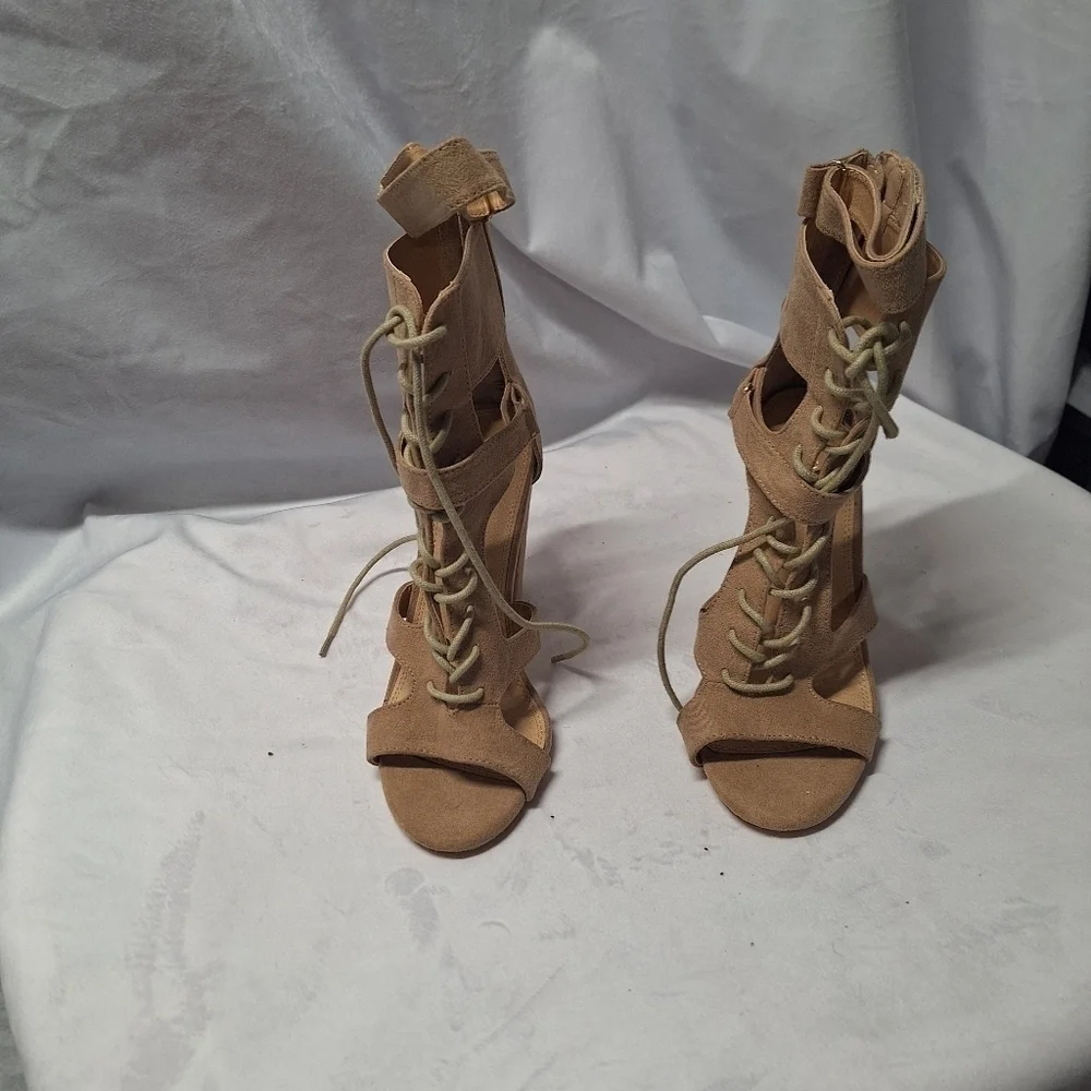 Olivia heels size 8